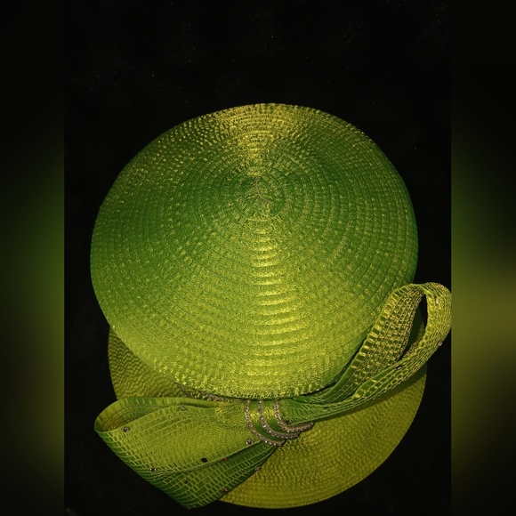 Bellini Vibrant Green Hat with Bow - Picture 3 of 6